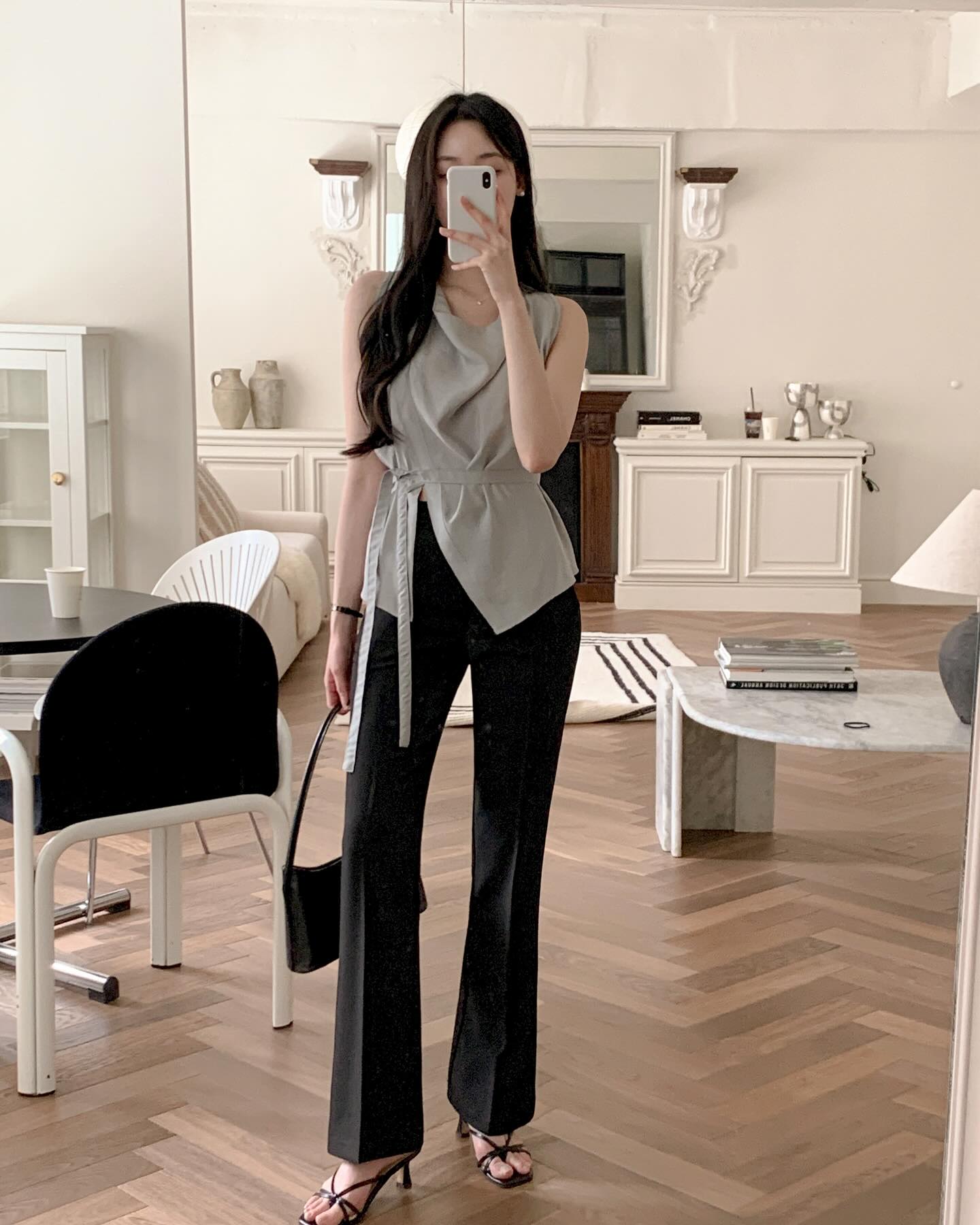 10 cách mặc quần đen sành điệu trong mọi hoàn cảnh, dành cho ai thích phong cách basic - Ảnh 6.