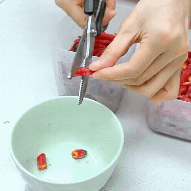 Bí quyết bảo quản ớt tươi ngon suốt 6 tháng: Chị em nội trợ nhất định phải biết! - Ảnh 8.